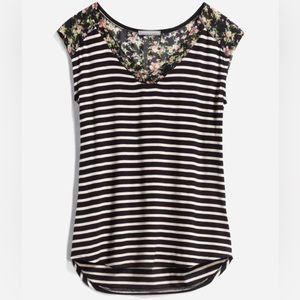 Loveappella Regena Mixed Knit Top